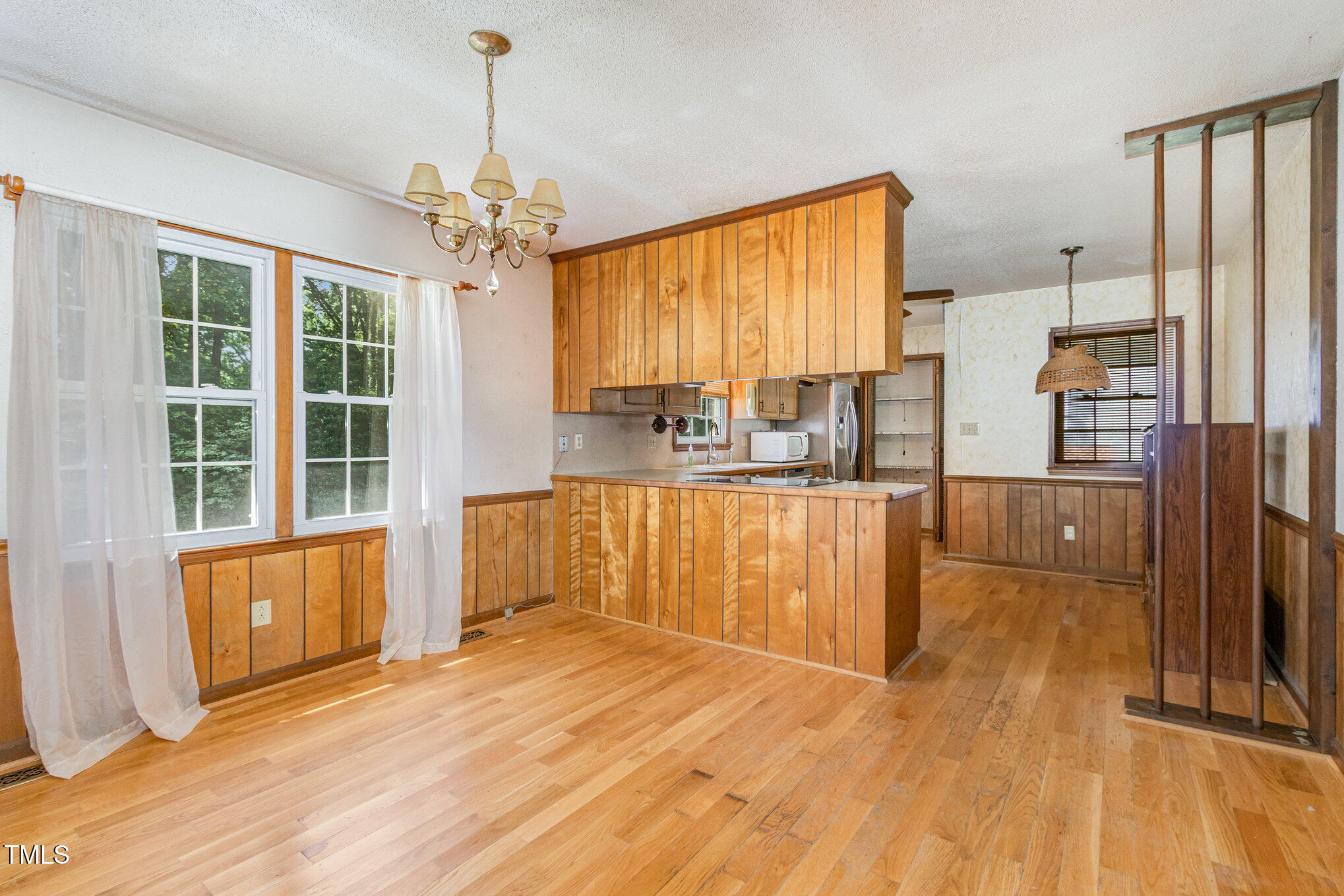 610 Southeast Maynard Road Cary, NC 27511 - Photo 10 of 33 007_file_916