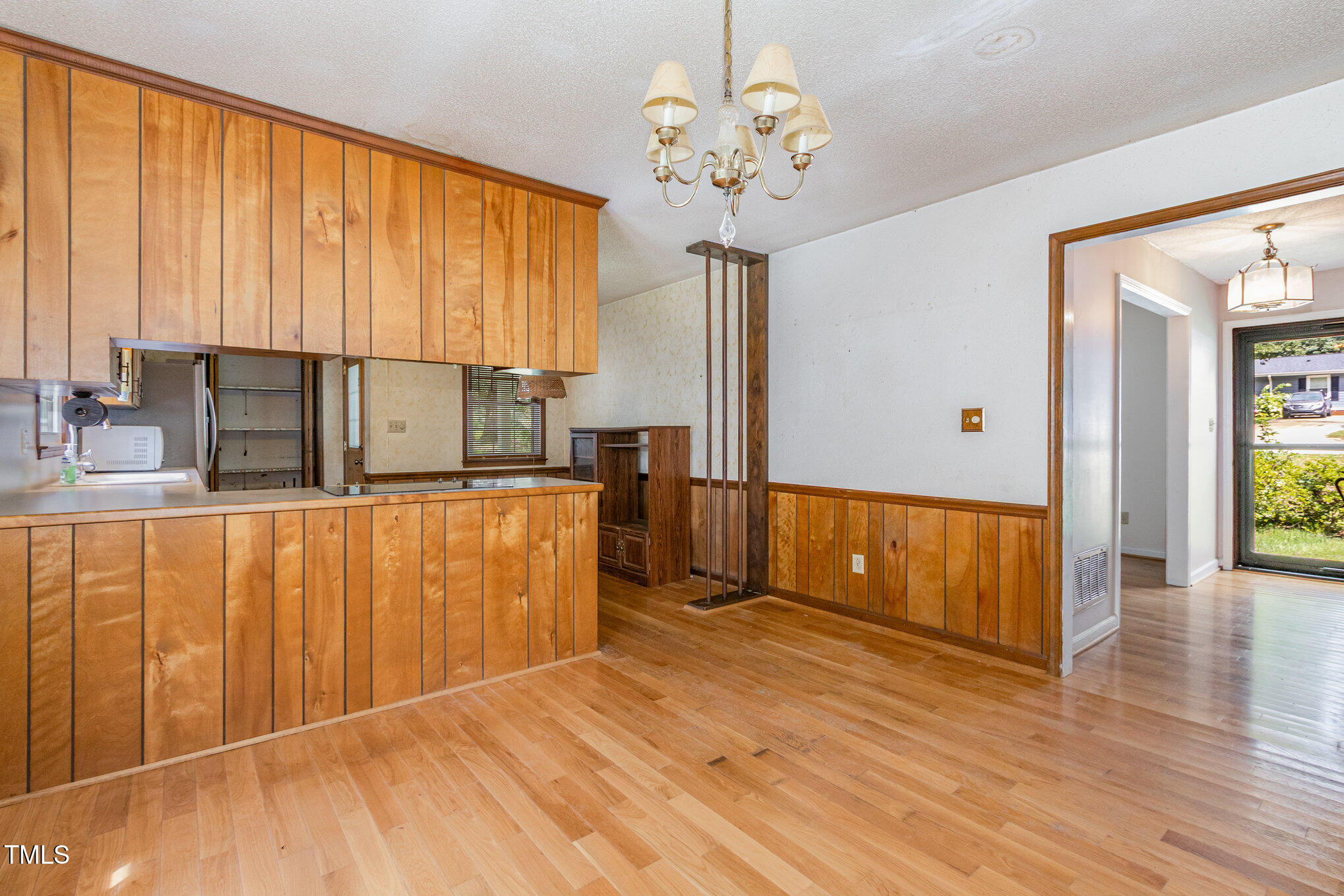 610 Southeast Maynard Road Cary, NC 27511 - Photo 12 of 33 009_file_206