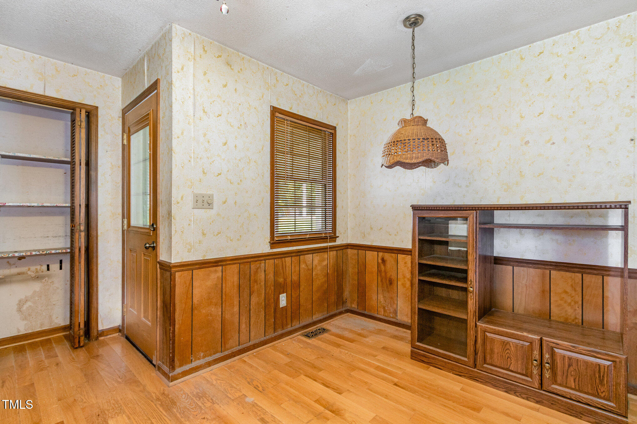 610 Southeast Maynard Road Cary, NC 27511 - Photo 20 of 33 016_file_667