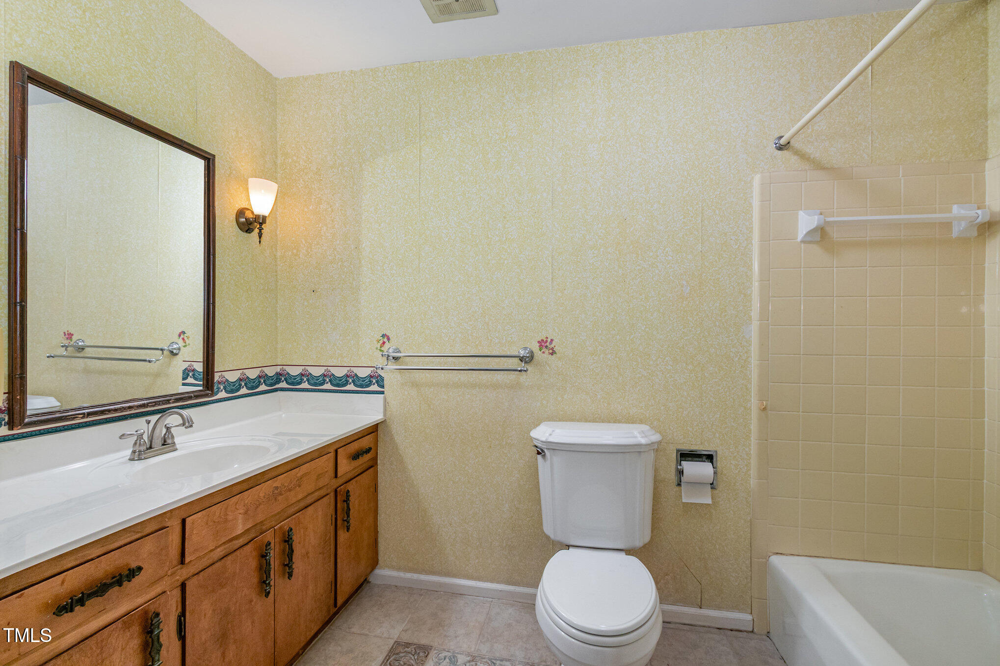 610 Southeast Maynard Road Cary, NC 27511 - Photo 27 of 33 021_file_382