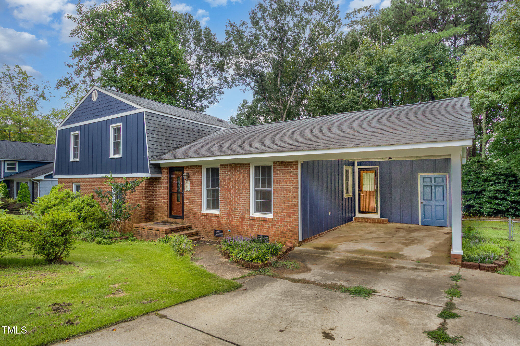 610 Southeast Maynard Road Cary, NC 27511 - Photo 4 of 33 001_file_88