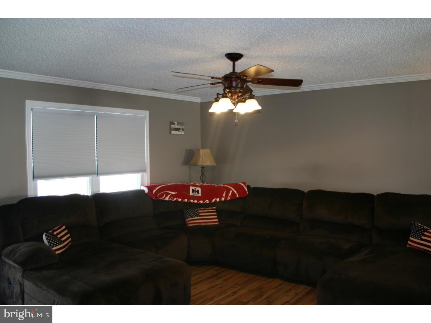9 Uranus Road Sewell, NJ 08080 - Photo 3 of 25