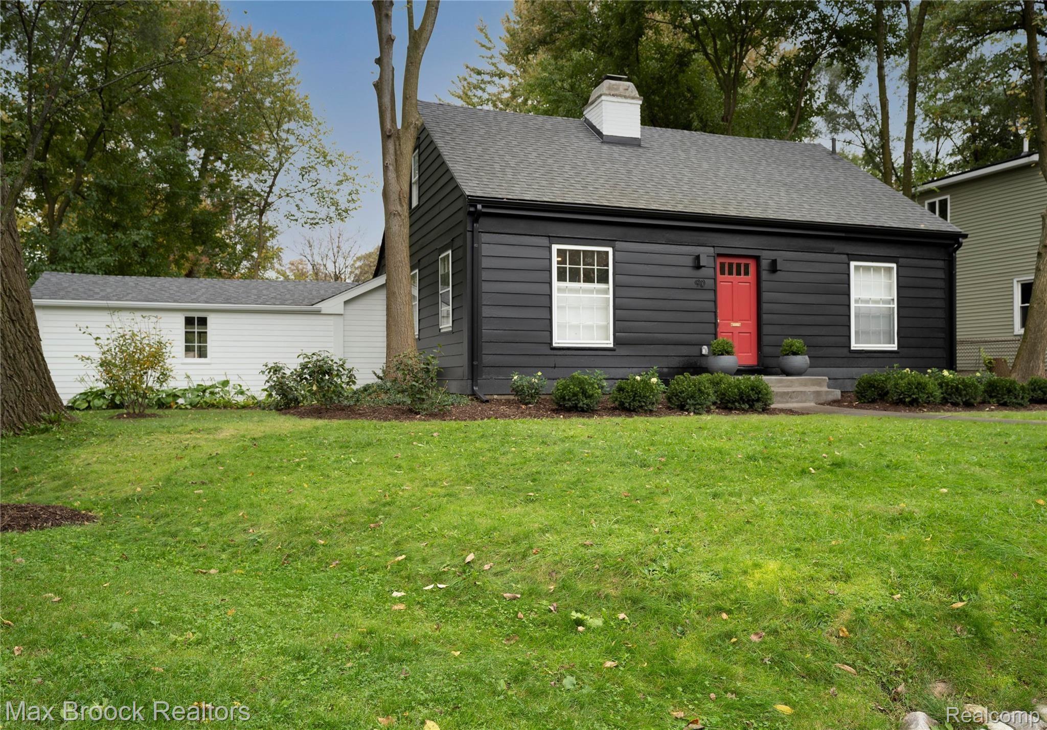 90 Amherst Road Pleasant Ridge, MI 48069 - Photo 1 of 43 Front