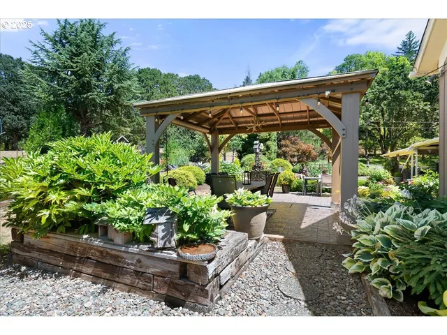 $699,999 | 29555 South Beavercreek Road, Mulino, OR 97042