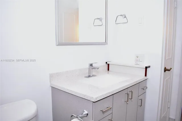 $695,000 | 1731 North 54th Avenue, Hollywood, FL 33021