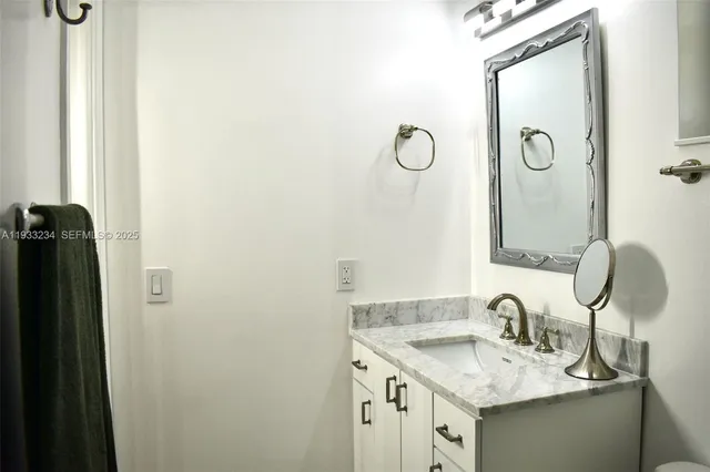 $695,000 | 1731 North 54th Avenue, Hollywood, FL 33021