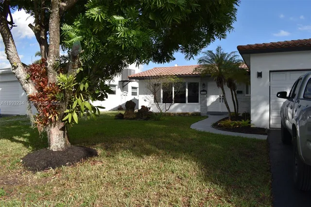 $695,000 | 1731 North 54th Avenue, Hollywood, FL 33021