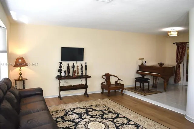 $695,000 | 1731 North 54th Avenue, Hollywood, FL 33021