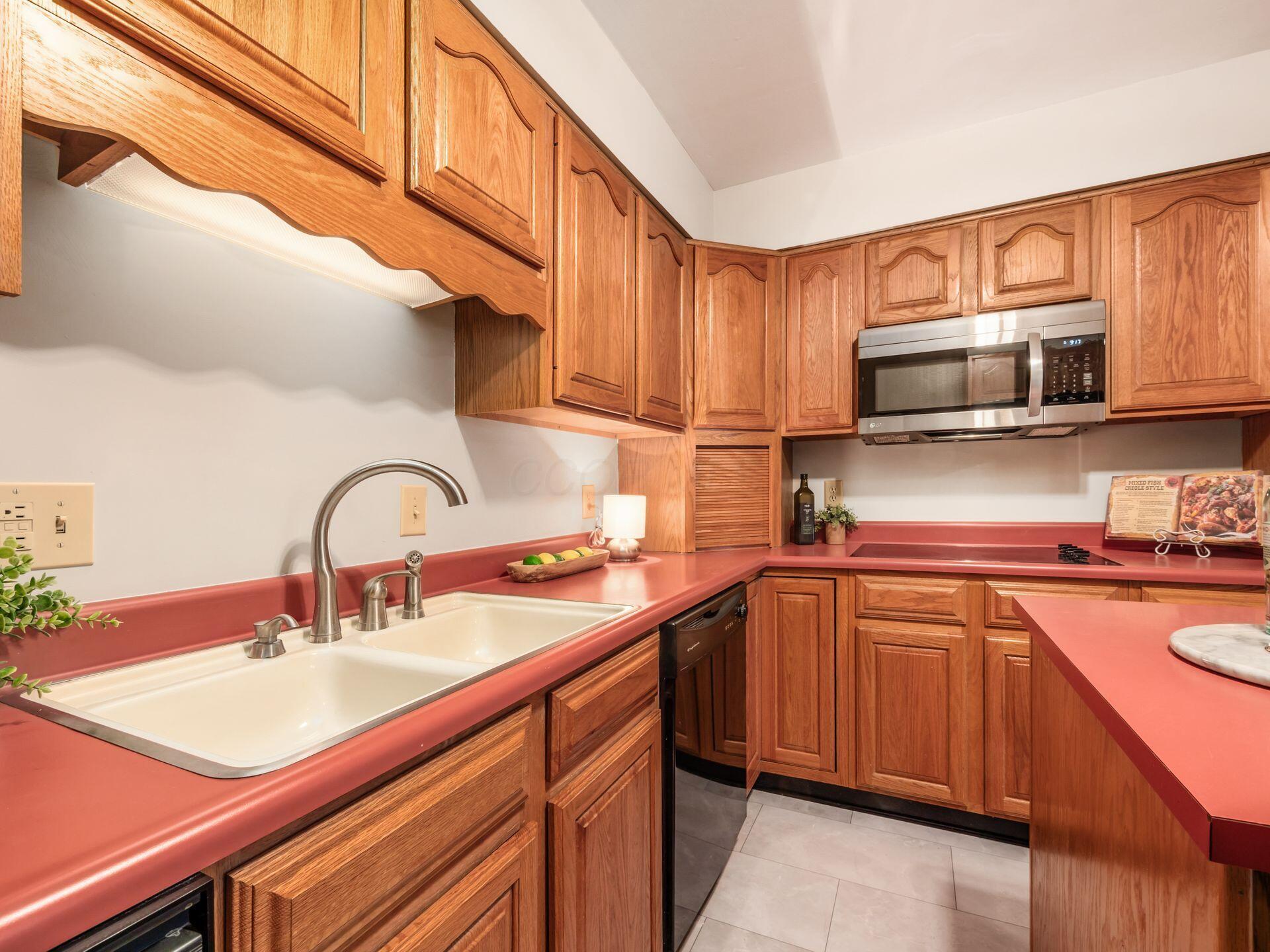 771 Brixham Road Columbus, OH 43204 - Photo 10 of 34 Kitchen-2