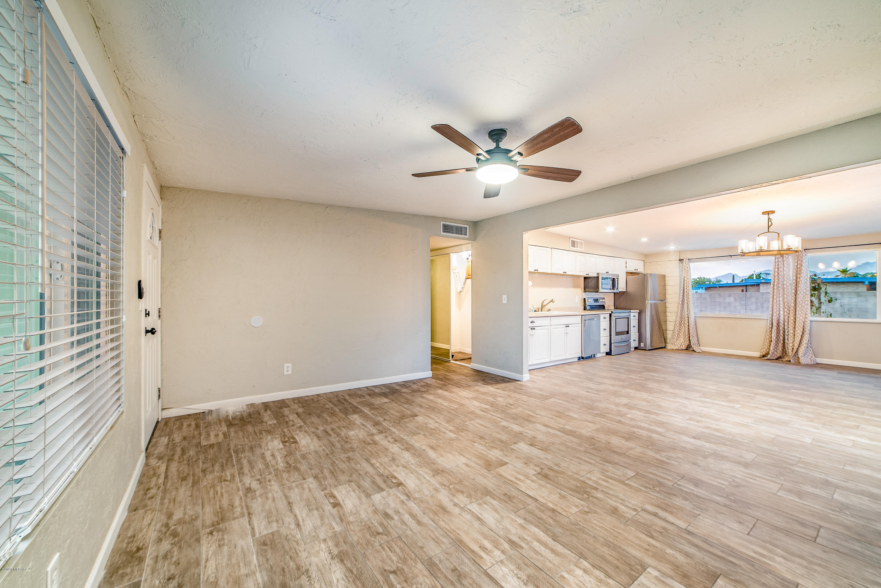 6915 East Stella Road Tucson, AZ 85730 - Photo 8 of 27 Gallery Image 8