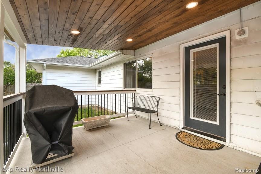 2722 Culbertson Avenue Rochester Hills, MI 48307 - Photo 32 of 44