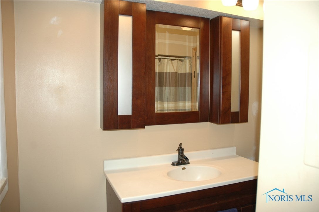 1033 Schmidlin Road Oregon, OH 43616 - Photo 13 of 27 Gallery Image 13