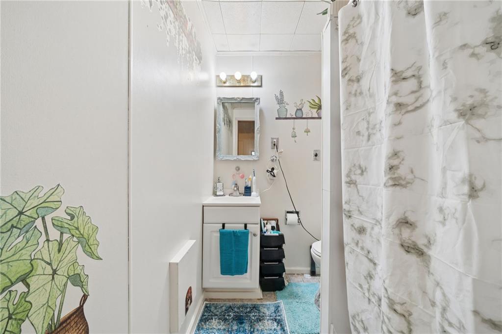 1154 Pittsburgh Road Valencia, PA 16059 - Photo 22 of 37 Left unit bathroom
