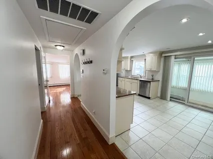 $2,950 | 11 Walnut Avenue, Pelham, NY 10803