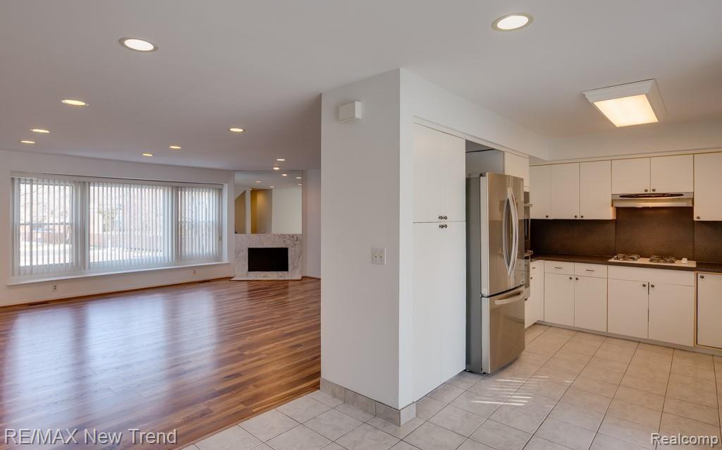 6335 Aspen Ridge Boulevard West Bloomfield, MI 48322 - Photo 5 of 15