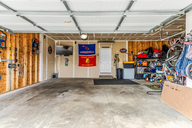 $574,900 | 6701 Arlene Drive, Hudsonville, MI 49426