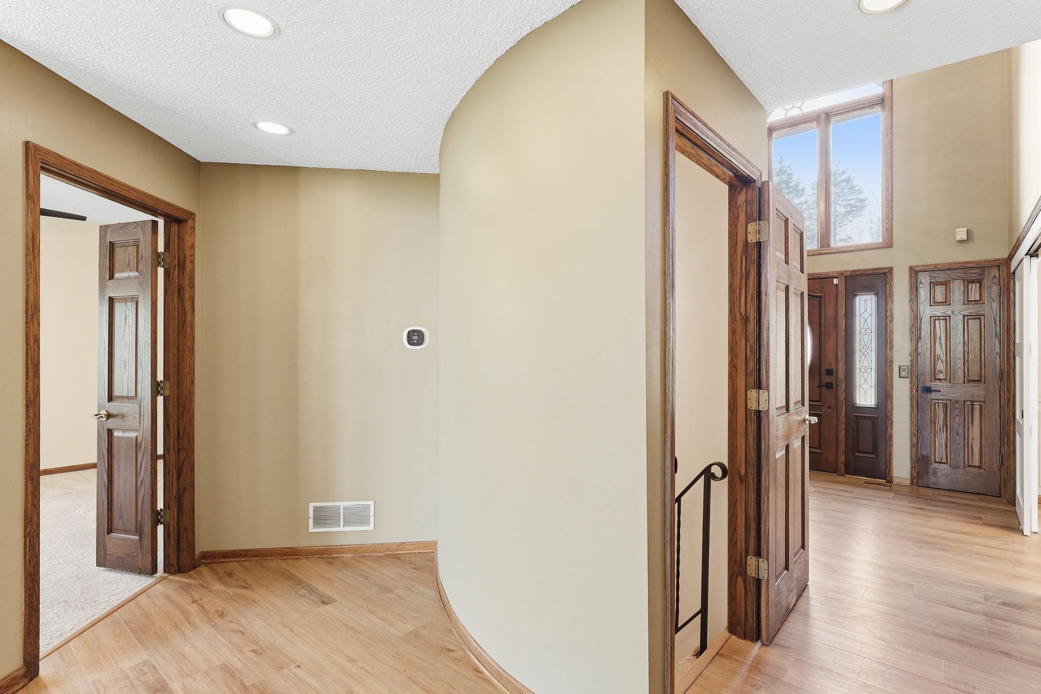 685 Valley View Court Shoreview, MN 55126 - Photo 18 of 59