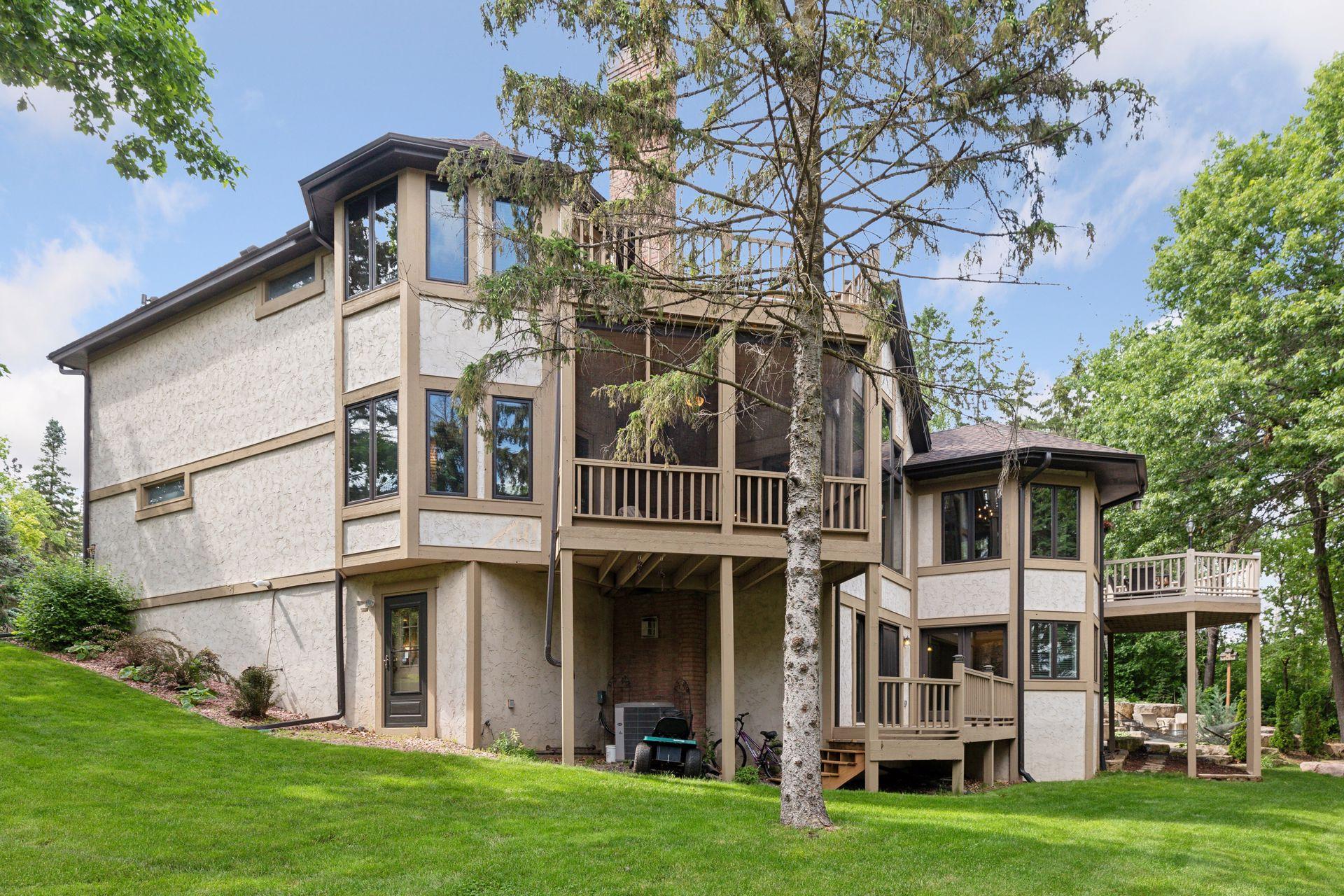 685 Valley View Court Shoreview, MN 55126 - Photo 8 of 59
