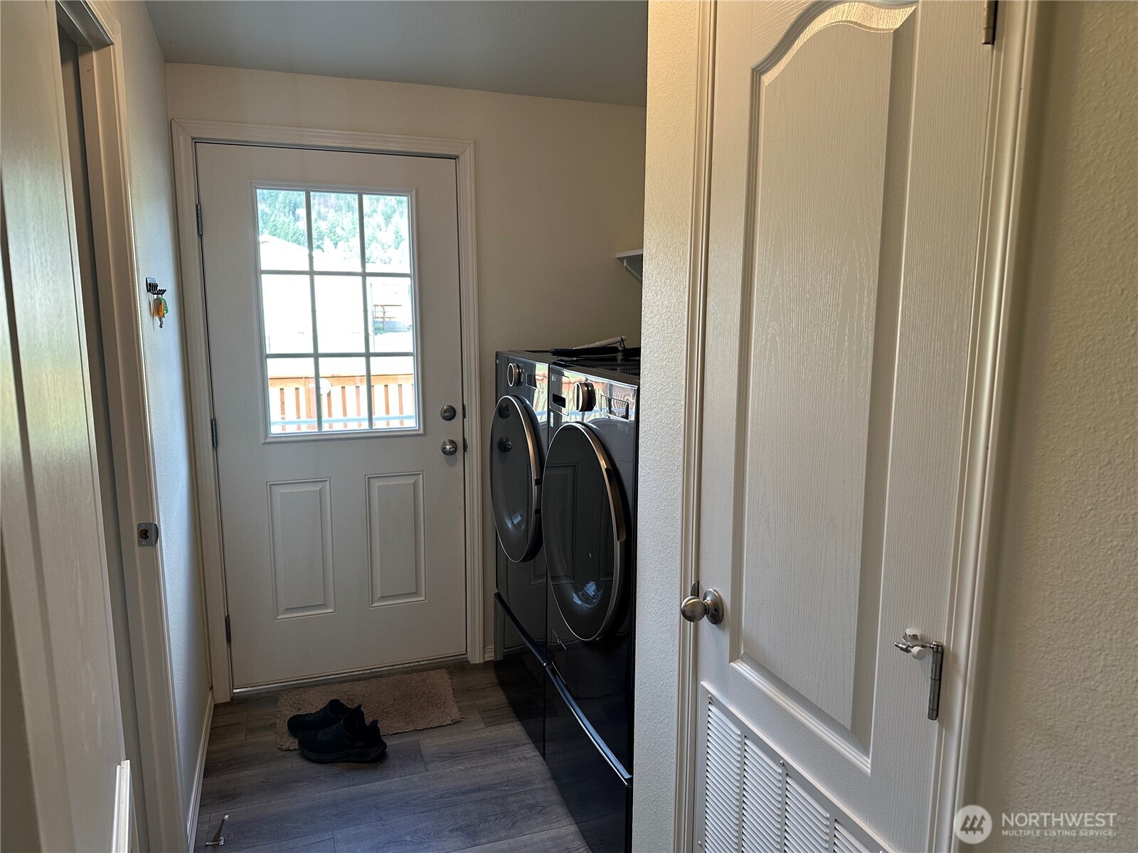 206 Mossyrock Road West Mossyrock, WA 98564 - Photo 11 of 24 a view of walk in closet