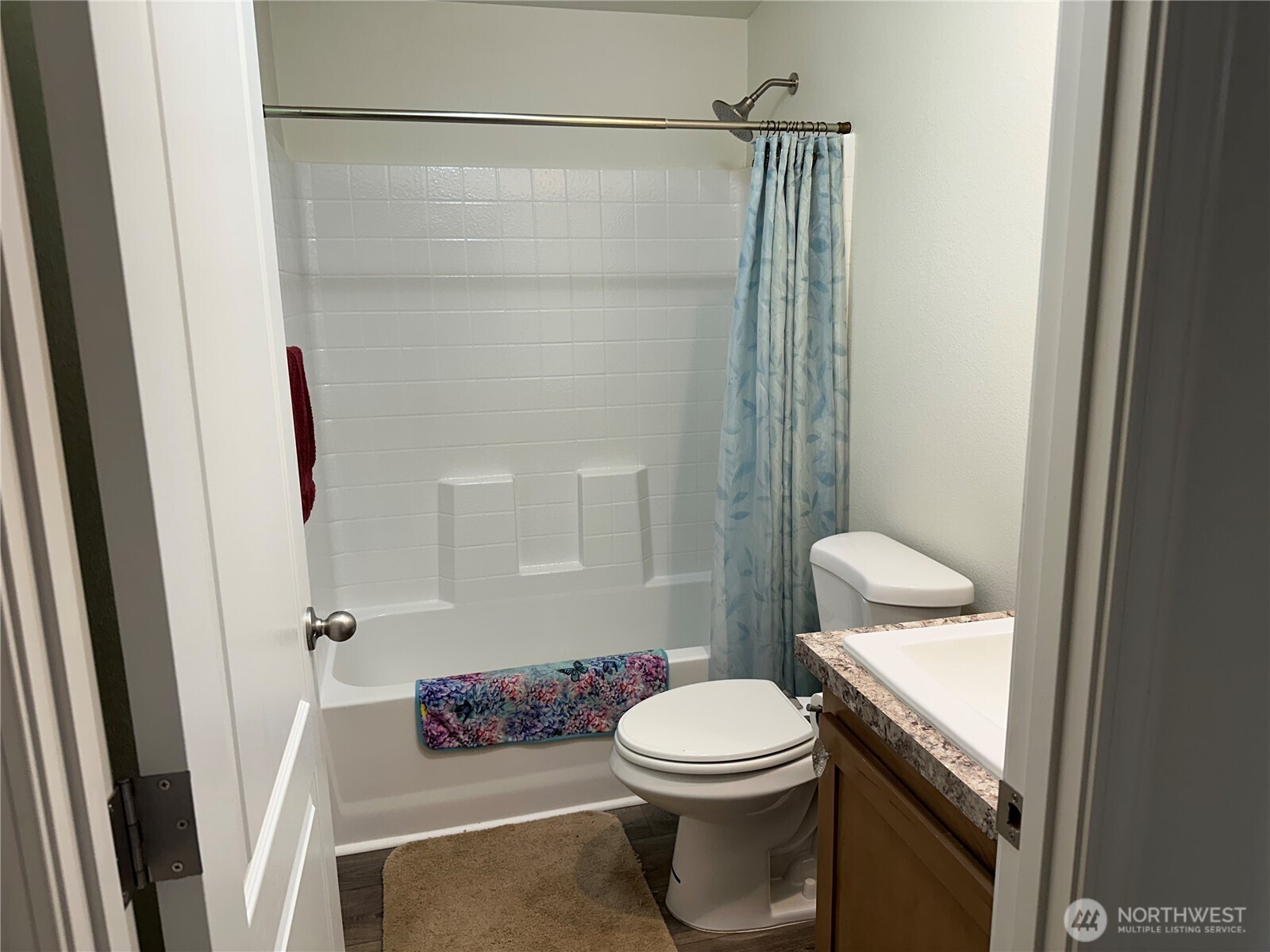 206 Mossyrock Road West Mossyrock, WA 98564 - Photo 13 of 24 a bathroom with a toilet a sink and shower