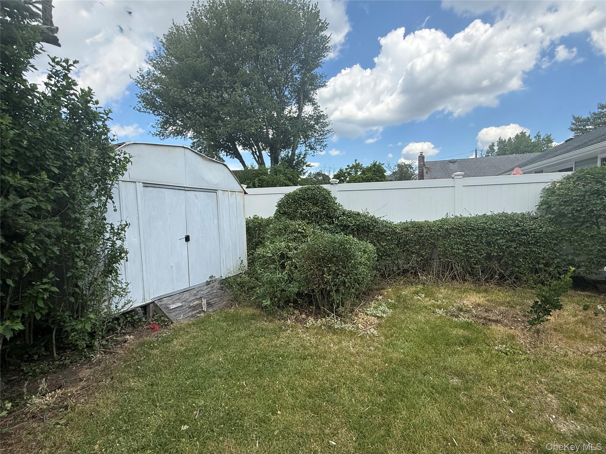 2582 Oceanside Road Oceanside, NY 11572 - Photo 18 of 23