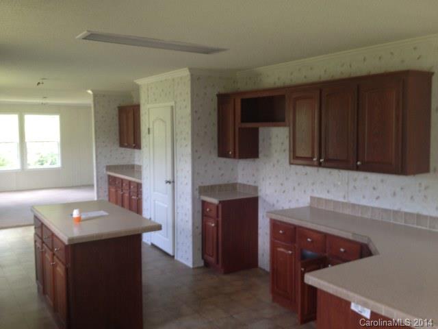 989 Rippling Brooke Drive Chester, SC 29706 - Photo 5 of 13