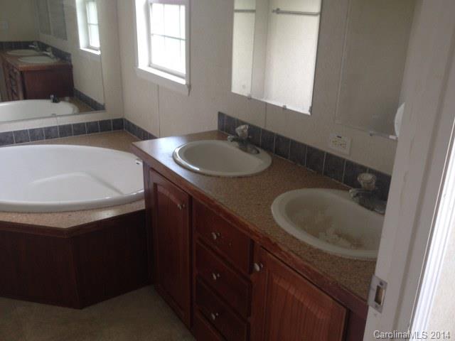 989 Rippling Brooke Drive Chester, SC 29706 - Photo 9 of 13