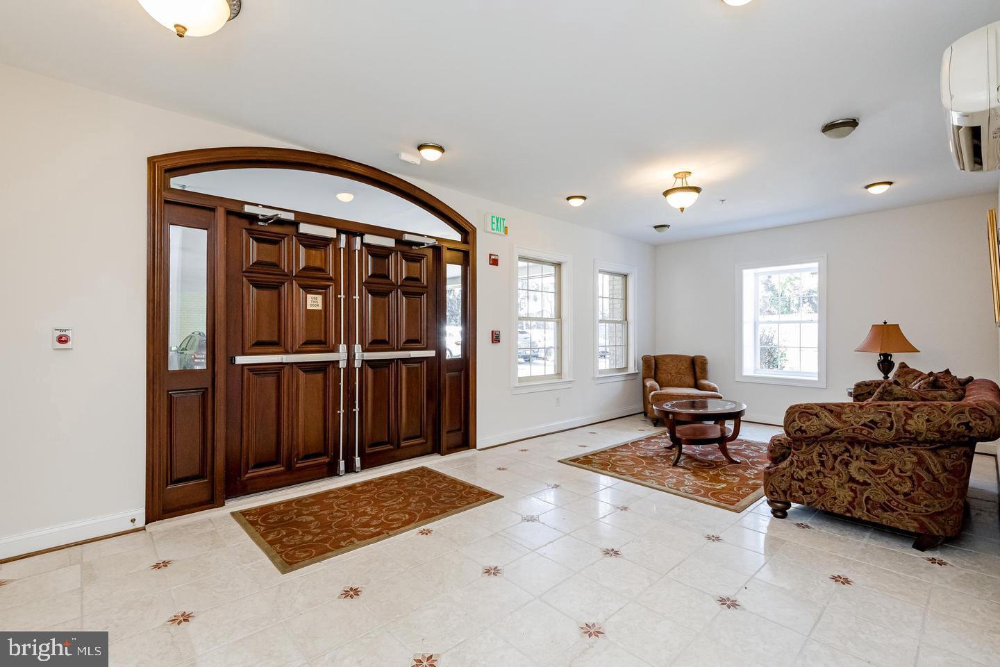 43 Shaw Street, Unit G Annapolis, MD 21401 - Photo 22 of 36 Entrance to foyer via secure, locked doors