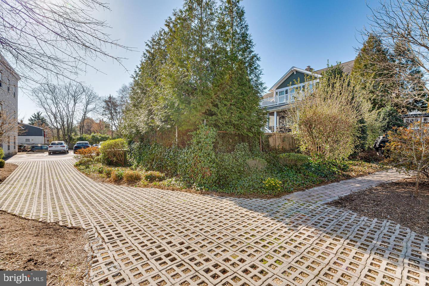 43 Shaw Street, Unit G Annapolis, MD 21401 - Photo 26 of 36 Communal outdoor space