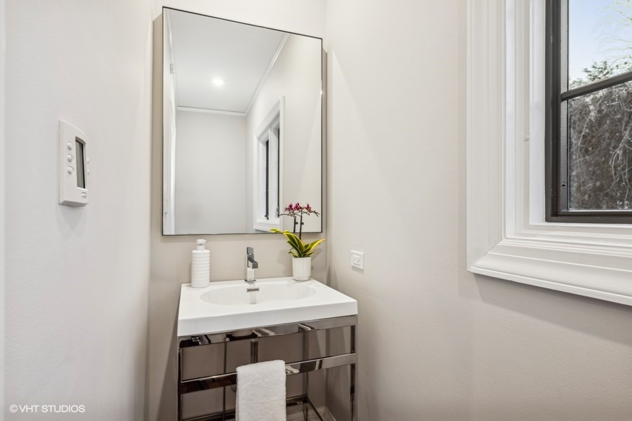 89 North Indian Hill Road Winnetka, IL 60093 - Photo 34 of 91