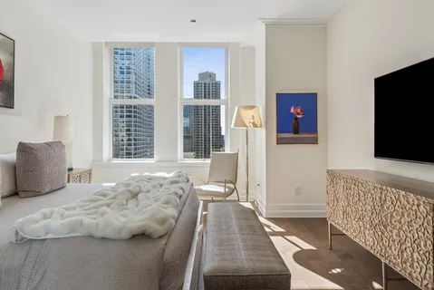 $3,100,000 | 435 North Michigan Avenue, Unit 1803, Chicago, IL 60611