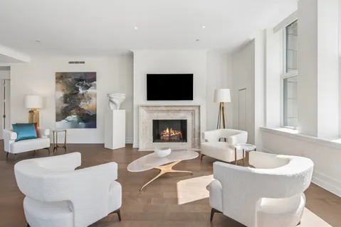 $3,100,000 | 435 North Michigan Avenue, Unit 1803, Chicago, IL 60611