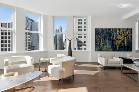 $3,100,000 | 435 North Michigan Avenue, Unit 1803, Chicago, IL 60611