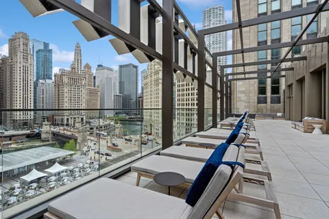 $3,100,000 | 435 North Michigan Avenue, Unit 1803, Chicago, IL 60611