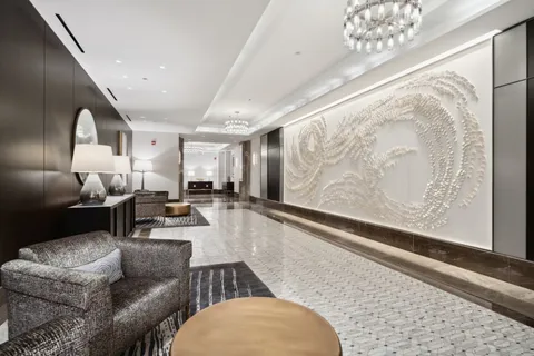 $3,100,000 | 435 North Michigan Avenue, Unit 1803, Chicago, IL 60611