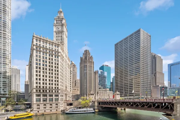 $3,100,000 | 435 North Michigan Avenue, Unit 1803, Chicago, IL 60611