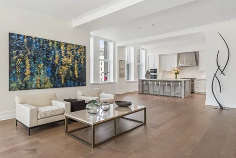 $3,100,000 | 435 North Michigan Avenue, Unit 1803, Chicago, IL 60611