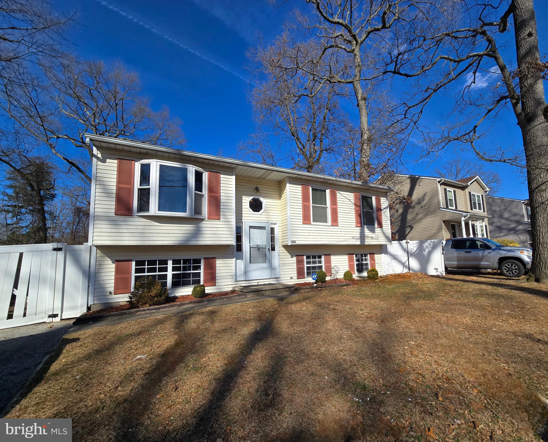 668 209th Street Pasadena, MD 21122 - Photo 4 of 37