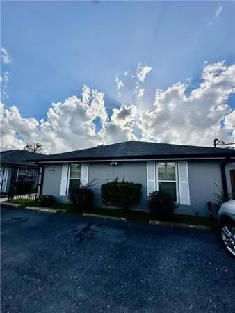$1,080 | 1900 Hickory Avenue, Unit D, Harahan, LA 70123