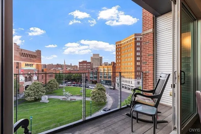 $3,800 | 211 West Jefferson Street, Unit 405, Syracuse, NY 13202