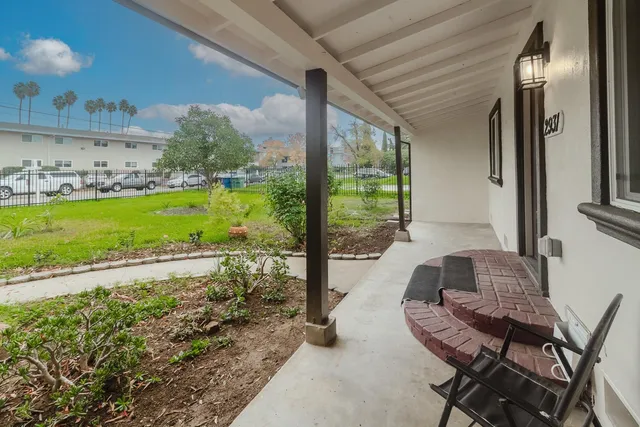 a front view of house with yard