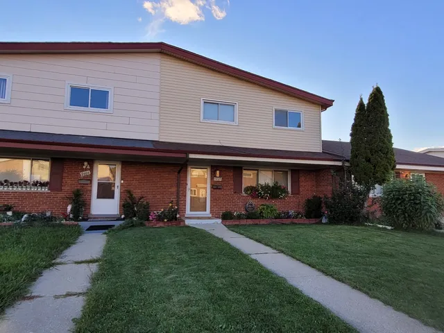 $359,000 | 9404 Hamlin Avenue, Des Plaines, IL 60016