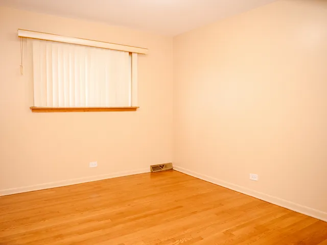 $359,000 | 9404 Hamlin Avenue, Des Plaines, IL 60016