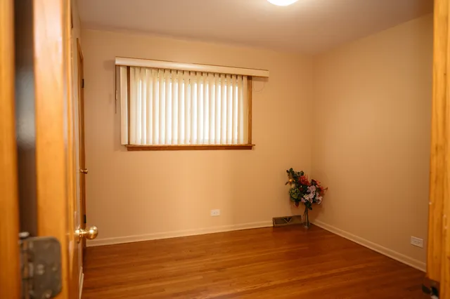 $359,000 | 9404 Hamlin Avenue, Des Plaines, IL 60016