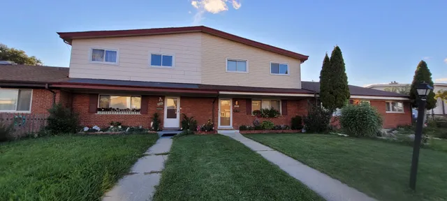 $359,000 | 9404 Hamlin Avenue, Des Plaines, IL 60016