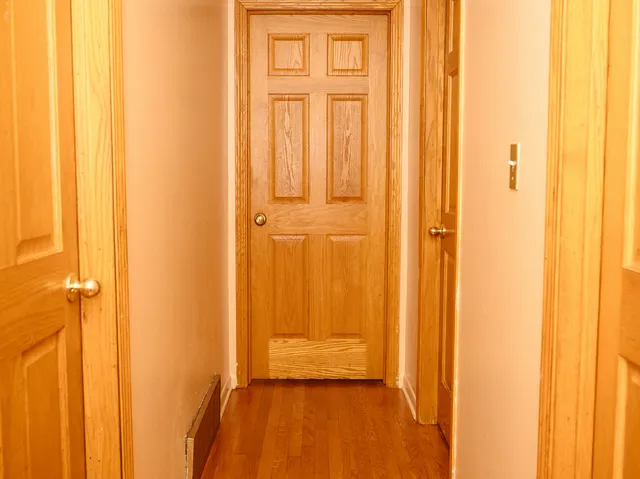 $359,000 | 9404 Hamlin Avenue, Des Plaines, IL 60016