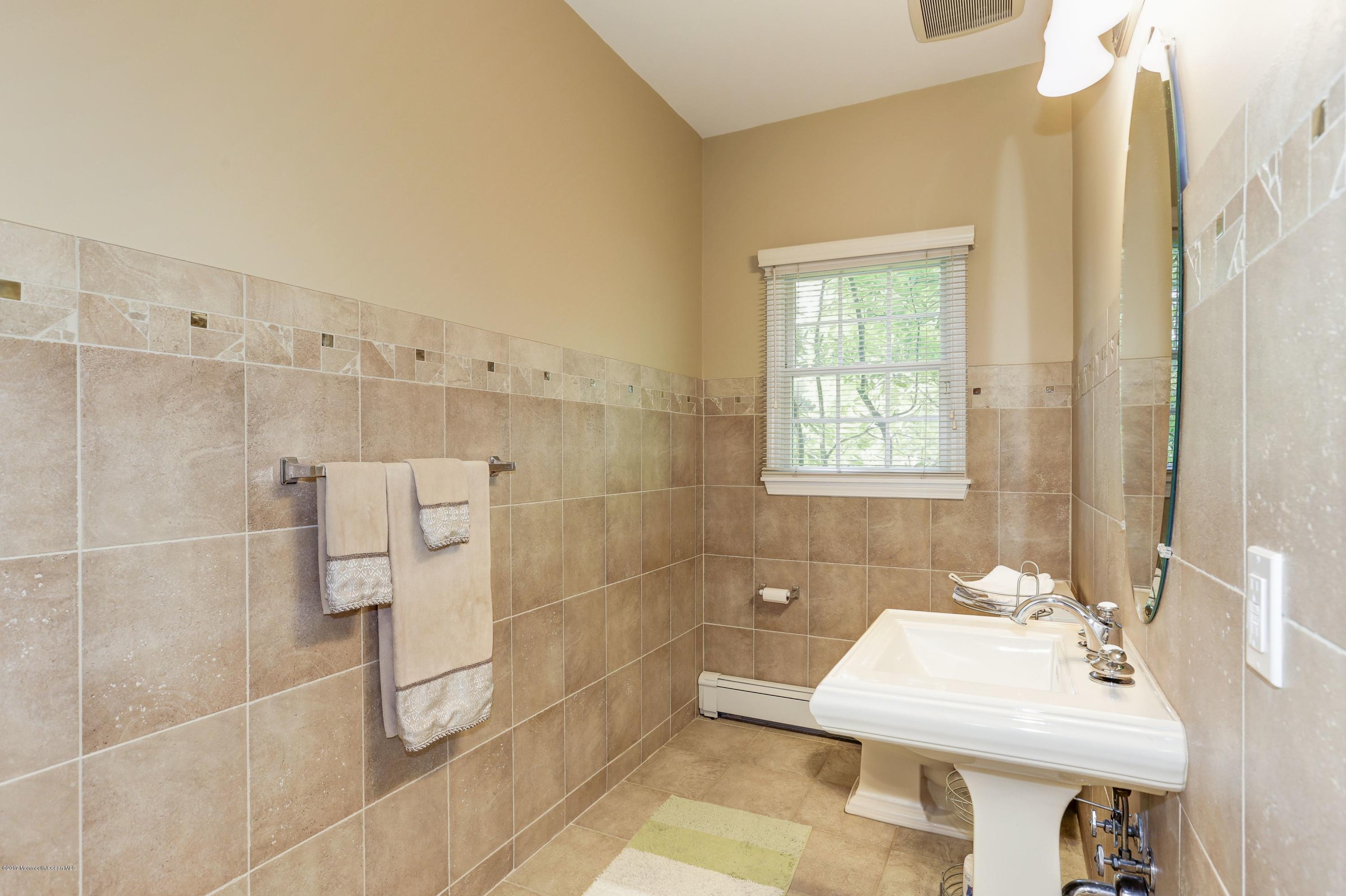 1279 Bradford Run Spring Lake, NJ 07762 - Photo 42 of 62 First Floor Bath