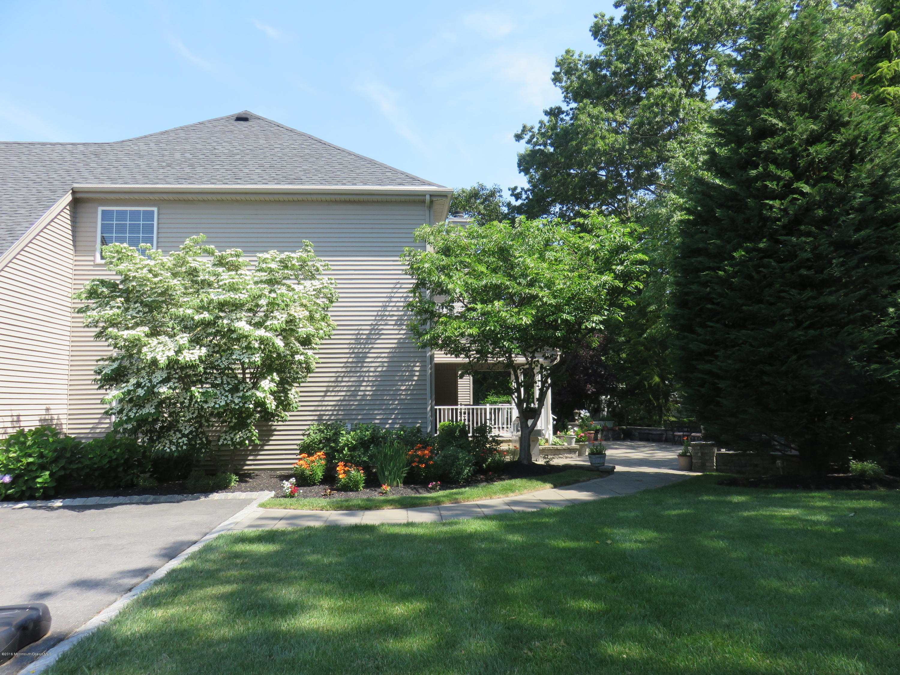 1279 Bradford Run Spring Lake, NJ 07762 - Photo 7 of 62 Side View