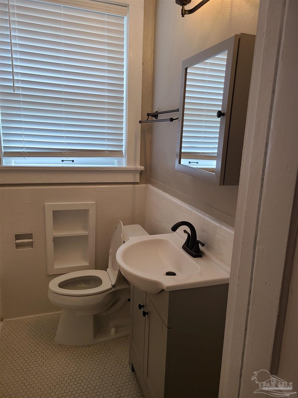 114 W Lane Pensacola, FL 32501 - Photo 11 of 27