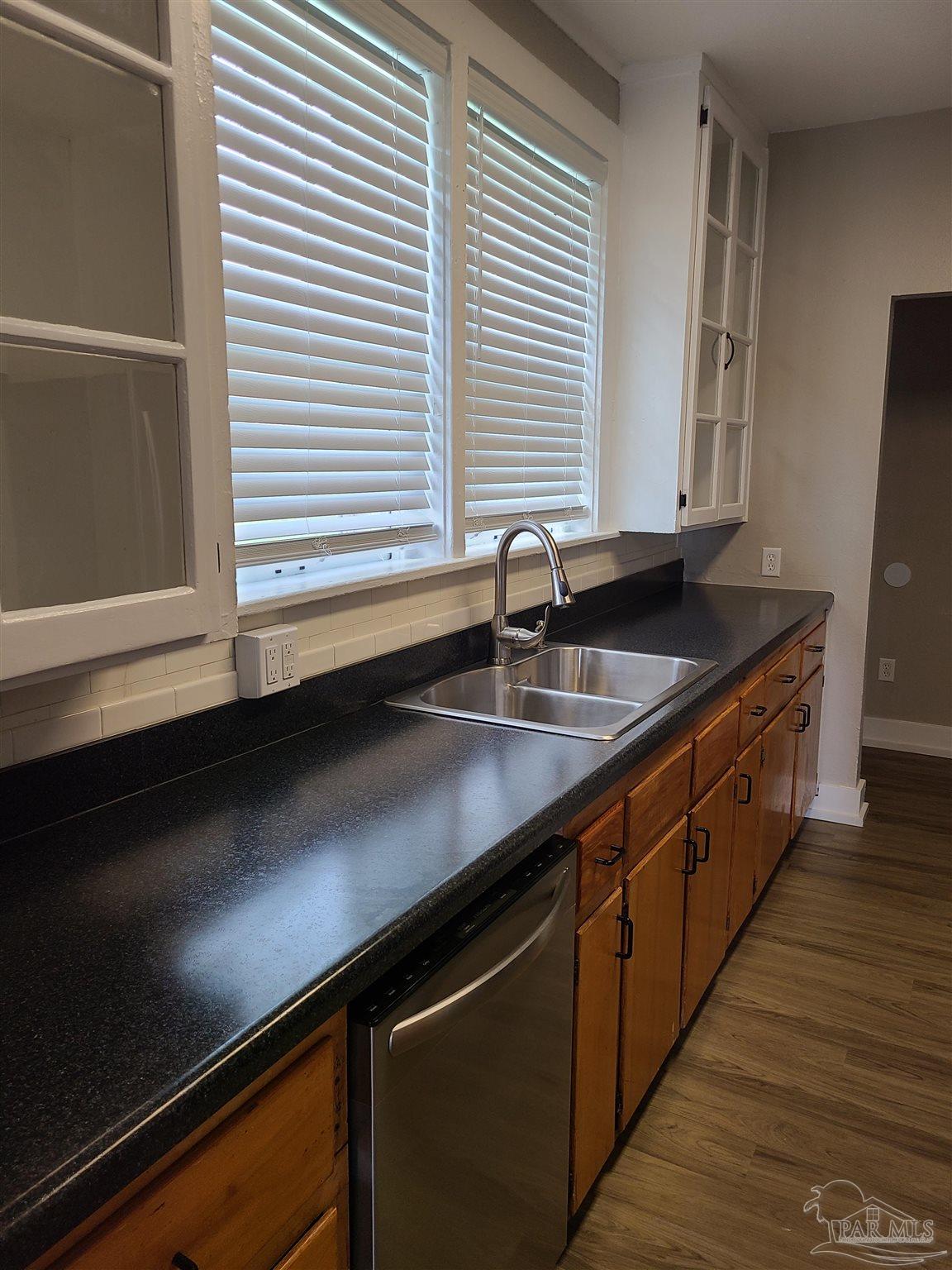 114 W Lane Pensacola, FL 32501 - Photo 4 of 27